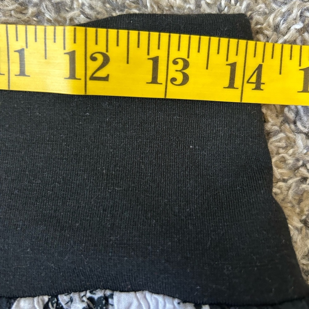 5/$25 Studio 253 100% cotton black and white feminine floral skirt size small - Picture 4 of 6
